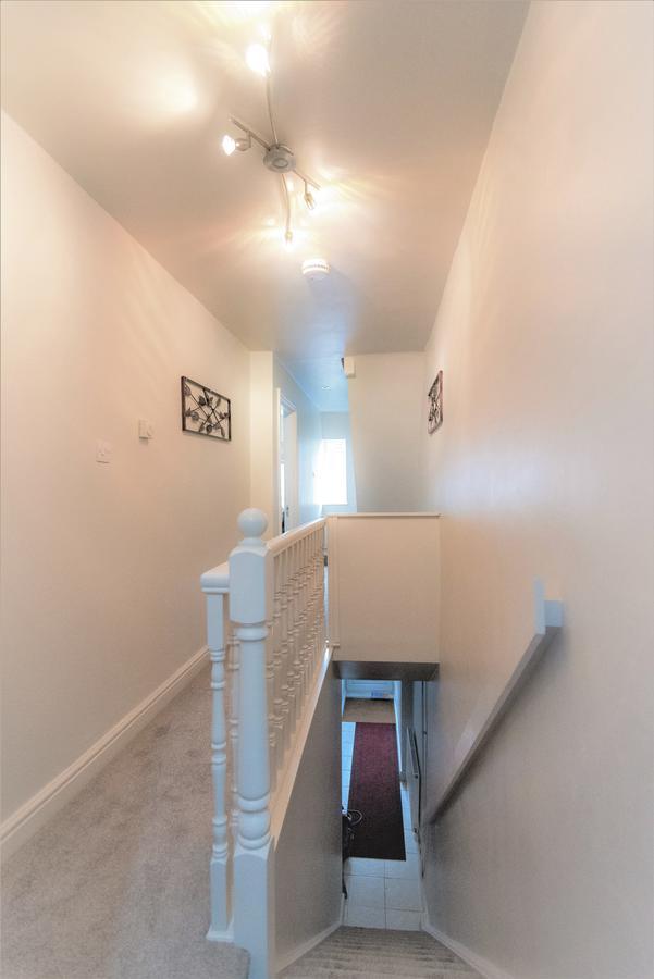 Swindon City Centre Duplex - Entercloud9Sa Ngoại thất bức ảnh